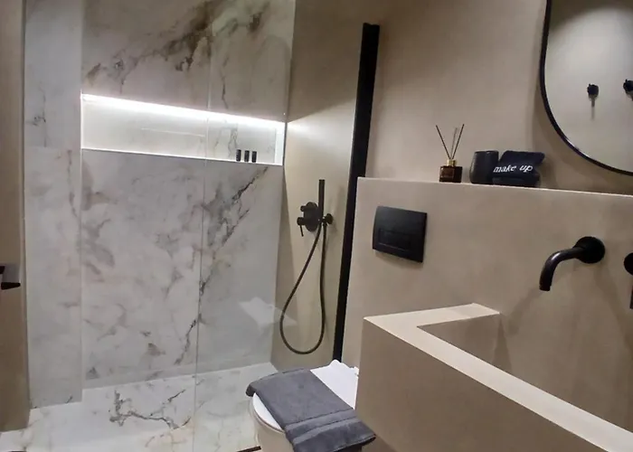 Apartment ύρια House's *