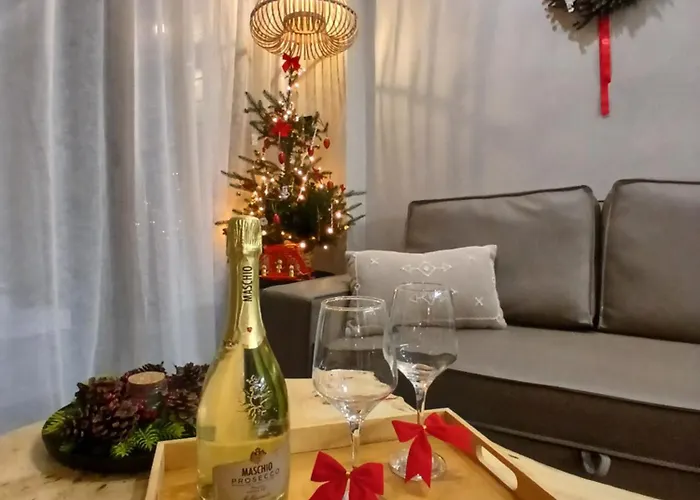ύρια House's Apartment